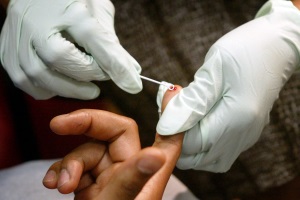 Нові кроки на шляху розв’язання проблеми ВІЛ/СНІДу в Україні. З нагоди Дня боротьби зі СНІДом