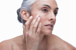 Старение кожи и хронические дерматозы у женщин менопаузального периода