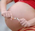 Беременным не следует бросать курить с помощью никотиновой «жвачки»