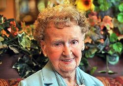 В Англии успешно удалили опухоль груди 99-летней женщине