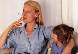 Дети курящих родителей чаще страдают болезнями среднего уха