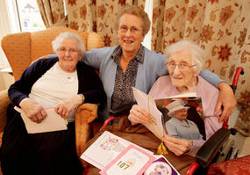 Секреты долголетия: на троих сестрам исполнилось 308 лет