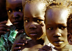 Врачи бессильны объяснить уникальный «кивательный синдром» у детей Африки