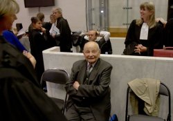 Судят 90-летнего владельца фармацевтической компании