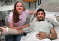 Покупатель в супермаркете принял гремучую змею за шланг…