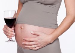 Так можно ли беременным… выпивать: новое обострение дискуссии