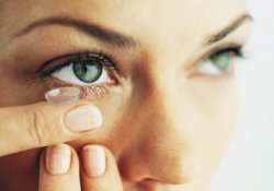 Последствия неправильного ношения контактных линз можно устранить без скальпеля