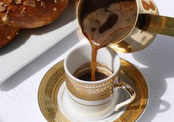 Ученые рекомендуют перейти с потребления эспрессо на кофе «по-восточному»