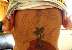 За изуродованную спину клиентки «мастер тату» отправлен за решетку