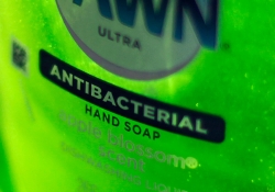 Антибактериальное мыло окажется под запретом