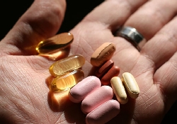 Прием витаминов не остановит болезнь Альцгеймера