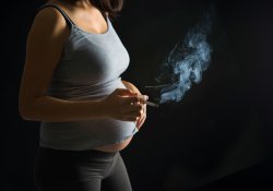 Табачный дым и бесплодие: курящие женщины могут никогда не стать бабушками