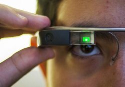 Носимый компьютер Google Glass может вызывать психологическую зависимость