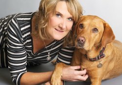 Собака, диагностировавшая рак у более чем 500 больных, награждена медалью