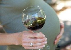 Суд оправдал британку, злоупотреблявшую спиртным в период беременности