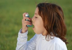 У детей неконтролируемая астма приводит к ухудшению психического здоровья