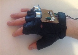 Незрячим поможет ориентироваться на улице «умная» перчатка