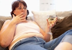 «Пивной животик» грозит не только любителям пенного напитка…