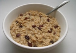 Растворимая каша из хлопьев утоляет голод лучше традиционной «овсянки»