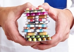 Лечиться антибиотиками можно не более недели – суровый закон