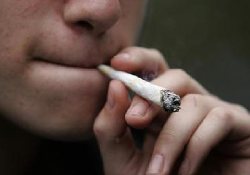 Курение марихуаны грозит инсультом даже очень молодым людям
