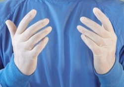 Минздрав США ополчился против резиновых перчаток «с присыпкой»