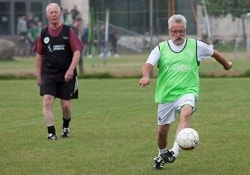 Для мужчин-пенсионеров игра в футбол –  профилактика инфаркта