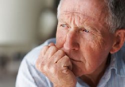 Депрессия в пожилом возрасте – и следствие деменции, и ее причина