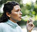 Курение может лишить женщину внуков