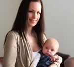 33-летняя англичанка после восемнадцати срывов беременности наконец-то родила дочку