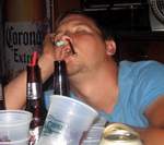 Злоупотребление алкогольными напитками заметно увеличивает риск развития рака