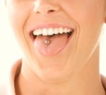 Любители пирсинга, меняем металл на пластик