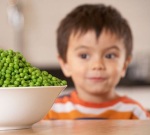Подкуп – лучший способ заставить малышей есть овощи