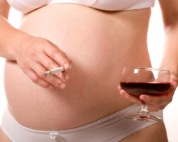 Беременность и негативные внешние факторы – как избежать несчастья
Часть 2. Алкоголь, никотин и другие факторы, вредящие плоду