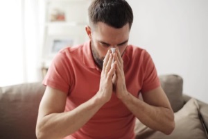 Постоянно заложен нос: что делать?