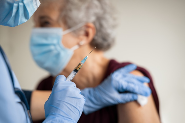 Навіщо потрібні дві дози для деяких вакцин від COVID-19?