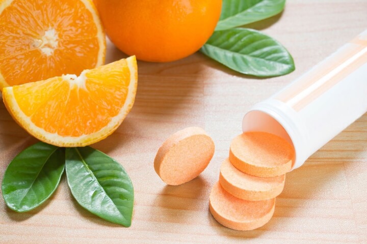 Вітамін С для імунітету: властивості, міфи та поради