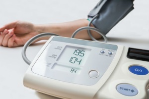 Використання сучасних технологій вимірювання артеріального тиску для оцінки ураження судин
