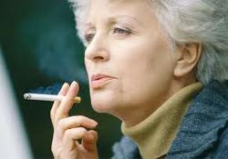 Женщинам после наступления менопаузы курить особенно вредно