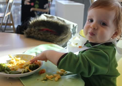 Секреты детского питания: «ложечку за маму» - отменить!