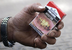 Война за «страшилки» на сигаретных пачках: 1-й раунд проигран