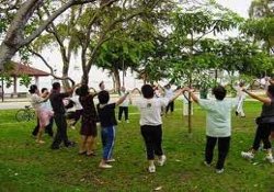 Стресс лечат с помощью «клубов смехотерапии»