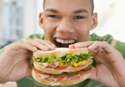 Тщательно пережевывая пищу, можно убежать от диабета