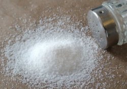 Избыток соли в еде повышает риск тяжелых переломов