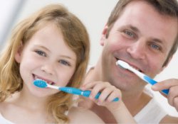 Зубная щетка защитит от старческого слабоумия