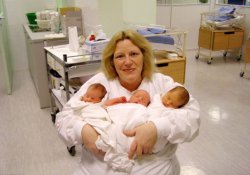 Родить 13 детей для других: чемпионка среди суррогатных матерей живет во Франции