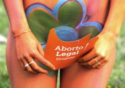 Женщины Уругвая первыми в Латинской Америке получили право на аборт