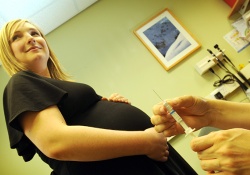 Коклюш убивает младенцев: в стране начата вакцинация беременных