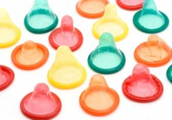 Куда пойти учиться: каждый студент Кембриджа получает 60 презервативов в неделю