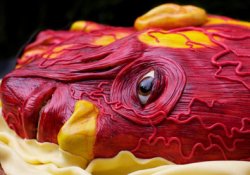 Преподнести имениннику торт в виде печени, изъеденной циррозом – хороший тон